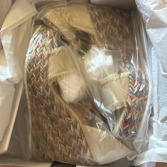 LISA VICKY Graceful Platform Wedge Sandal Natural Linen Woven Multicolor Base - Picture 2 of 2